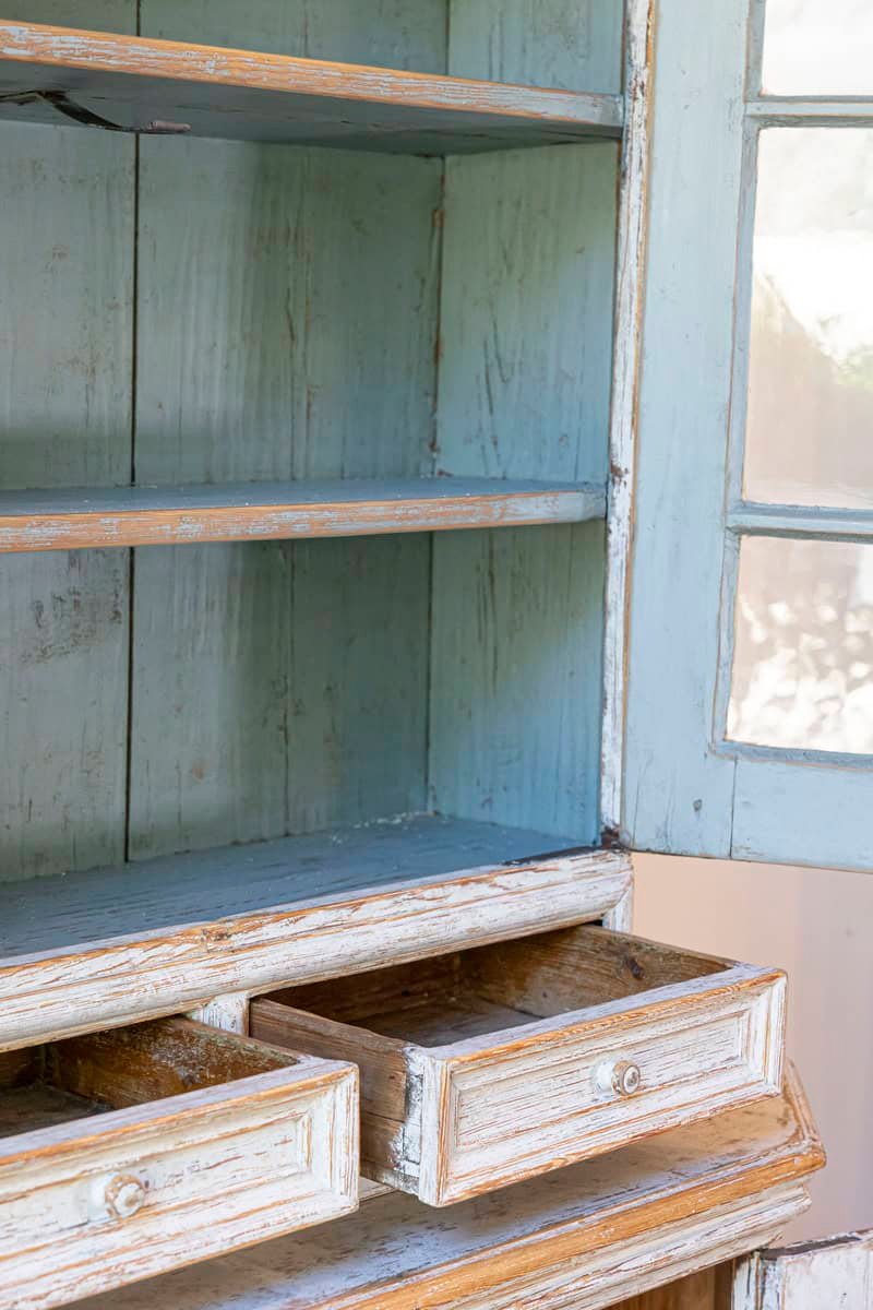 Swedish 18th Century Rococo Vitrine Circa 1780 - JAA