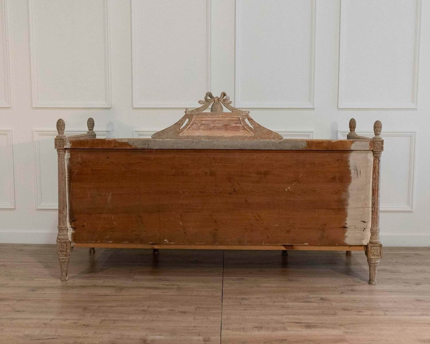 18th-Century Swedish Gustavian Sofa with Original Scraped Paint, Circa 1780 - JAA