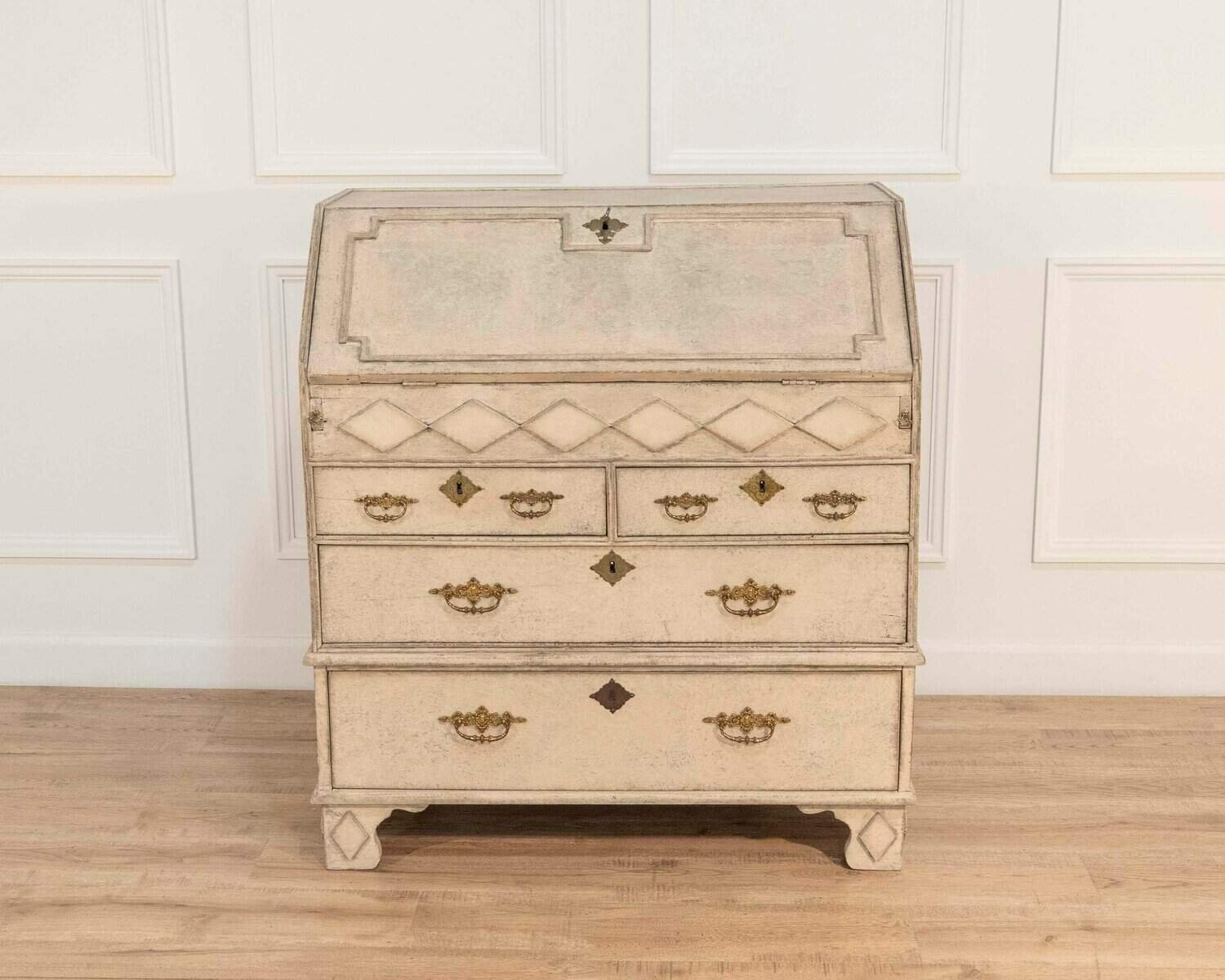 This bureau originates from Scandinavia and features exquisite carvings - JAA