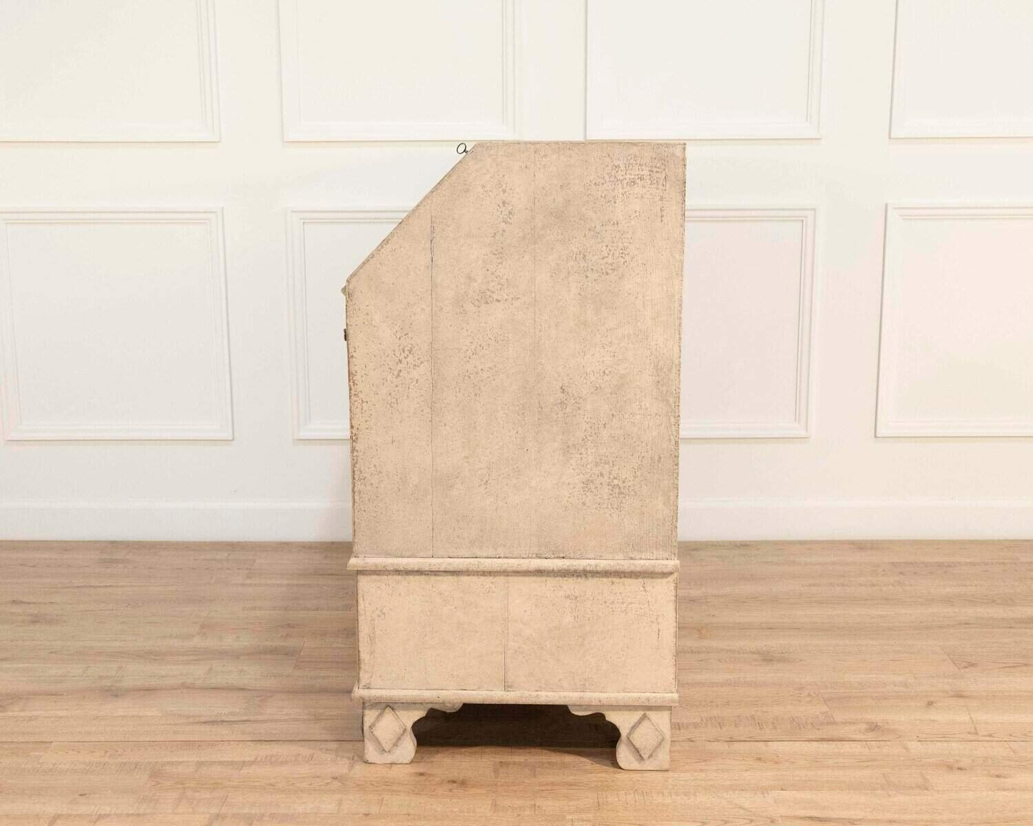 This bureau originates from Scandinavia and features exquisite carvings - JAA