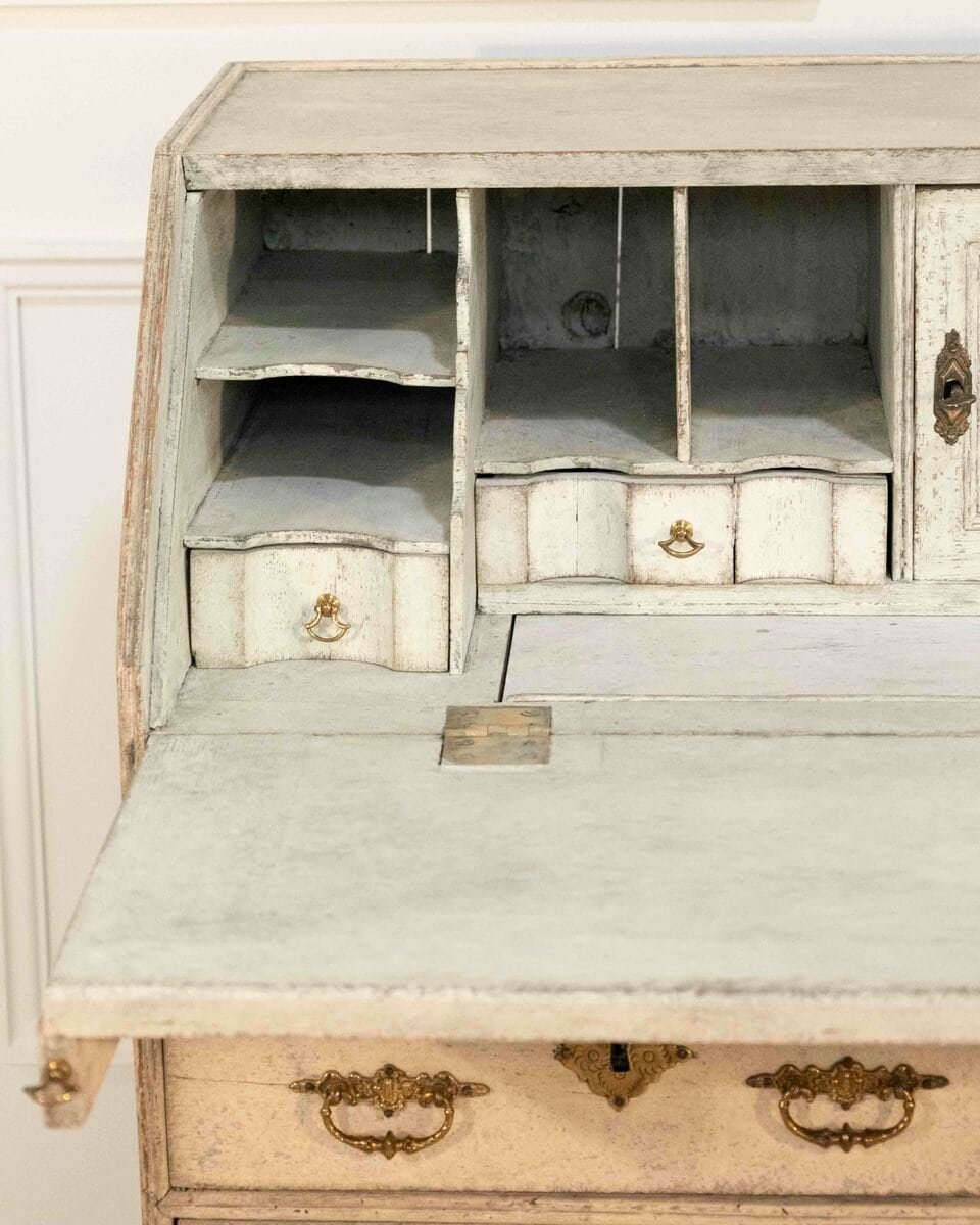 This bureau originates from Scandinavia and features exquisite carvings - JAA