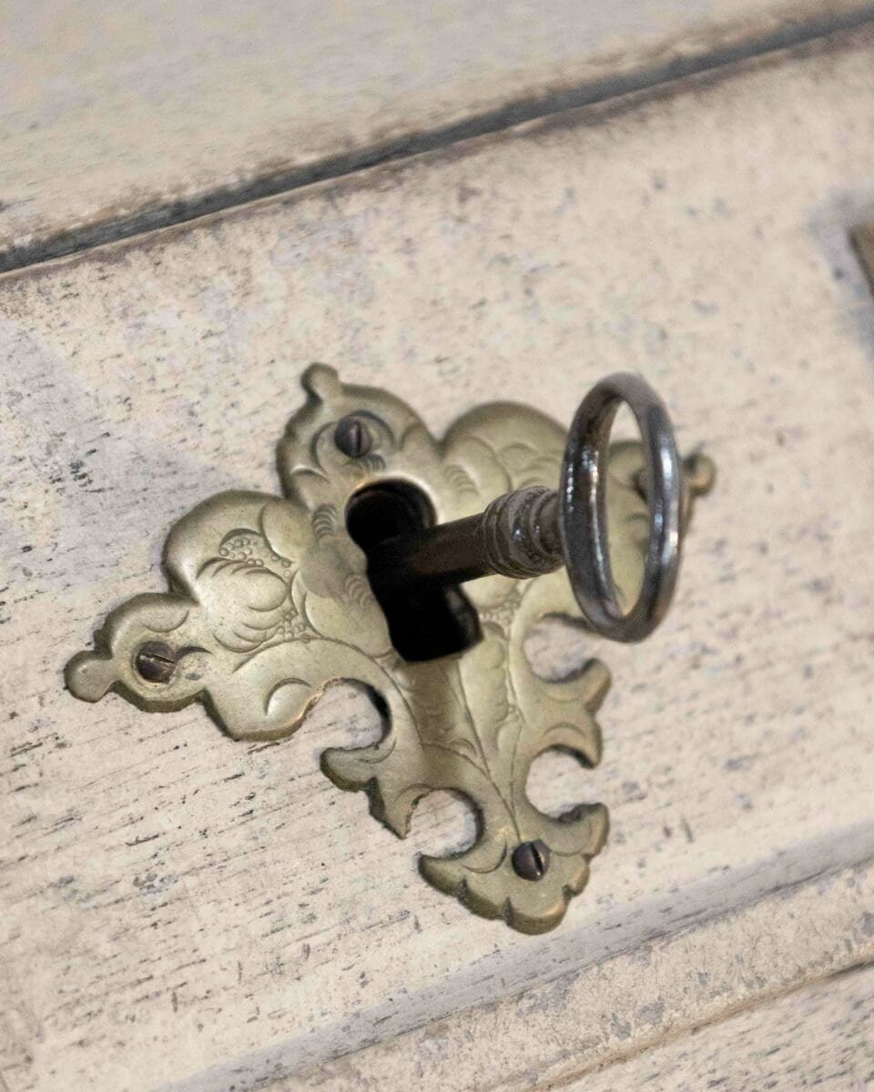 This bureau originates from Scandinavia and features exquisite carvings - JAA