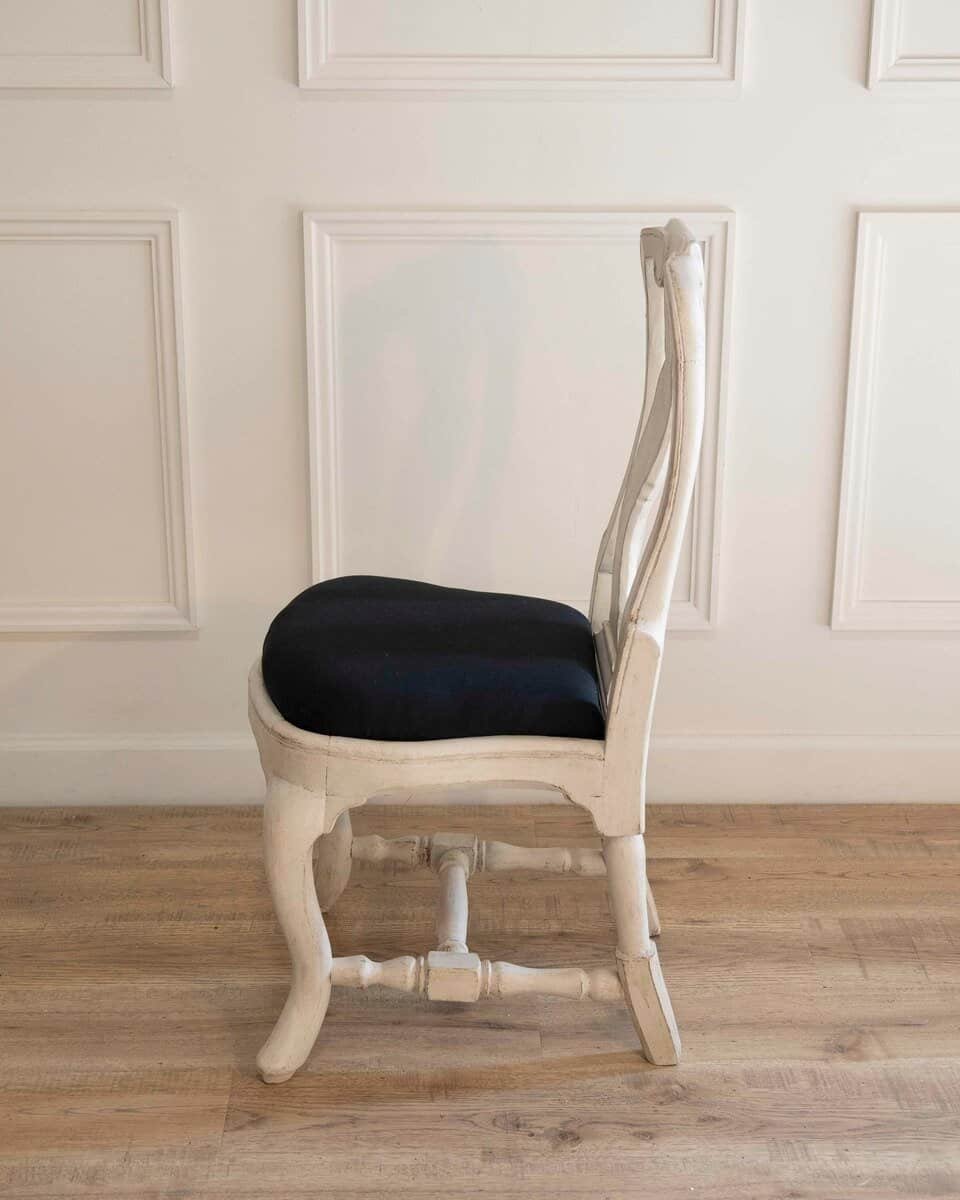 Set of 8 Chairs Circa 1760 - JAA