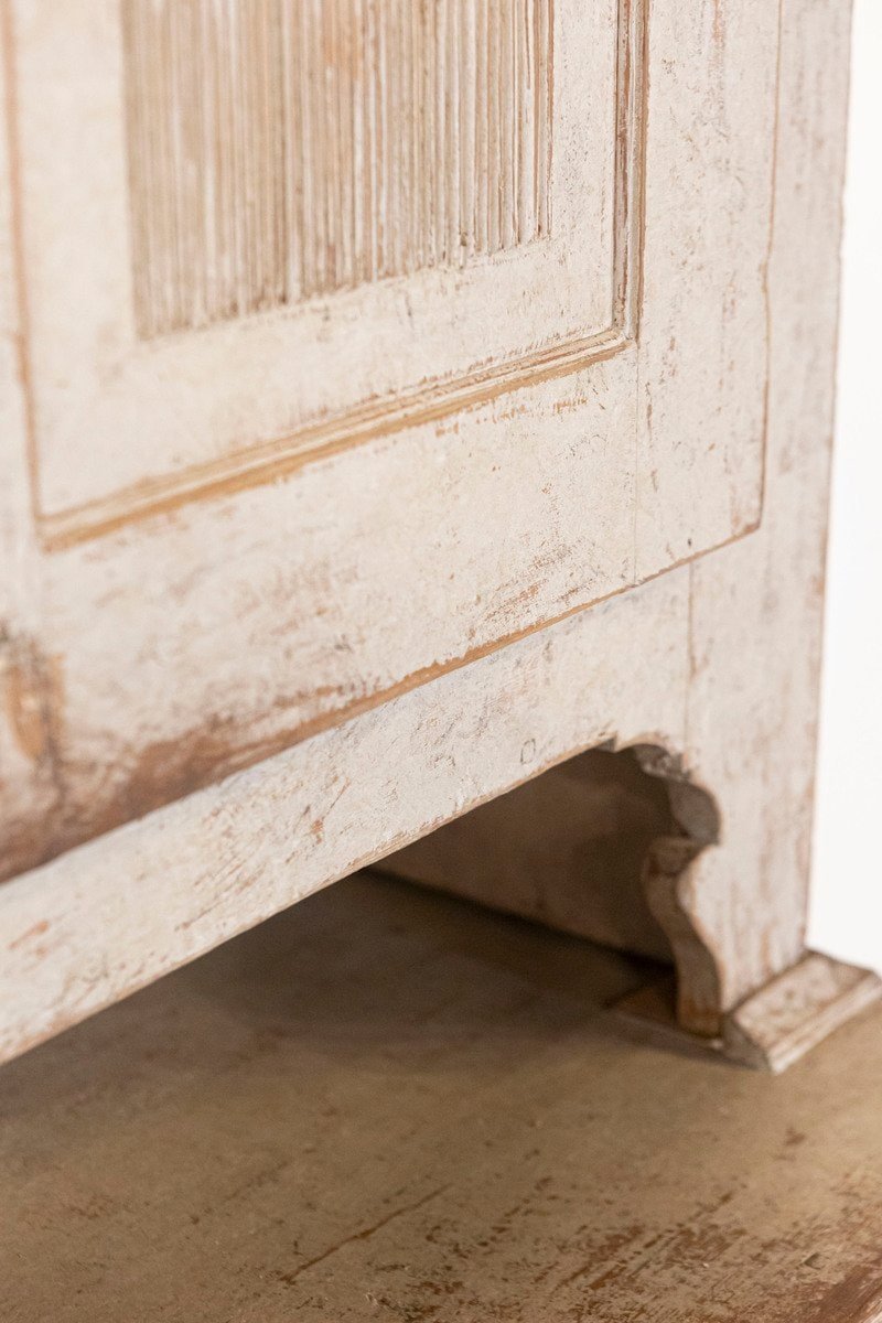 Swedish Early 19th Century Gustavian Painted Tall Cabinet with Reeded Doors - JAA