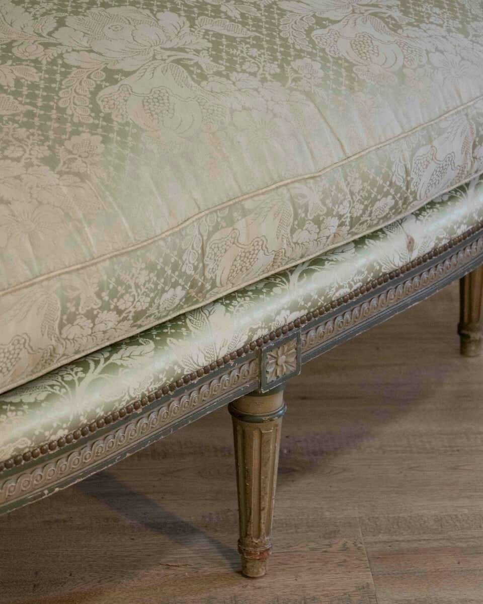 Louis XVI Style Canapé Corbeille in Painted Wood, 18th Century - JAA