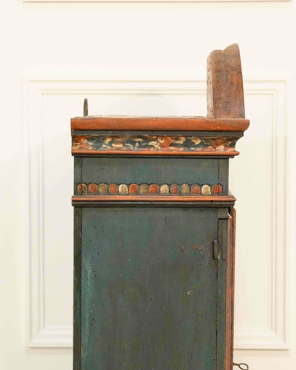 19th-Century Painted Skåne Wall Cabinet with Reeded Doors - JAA