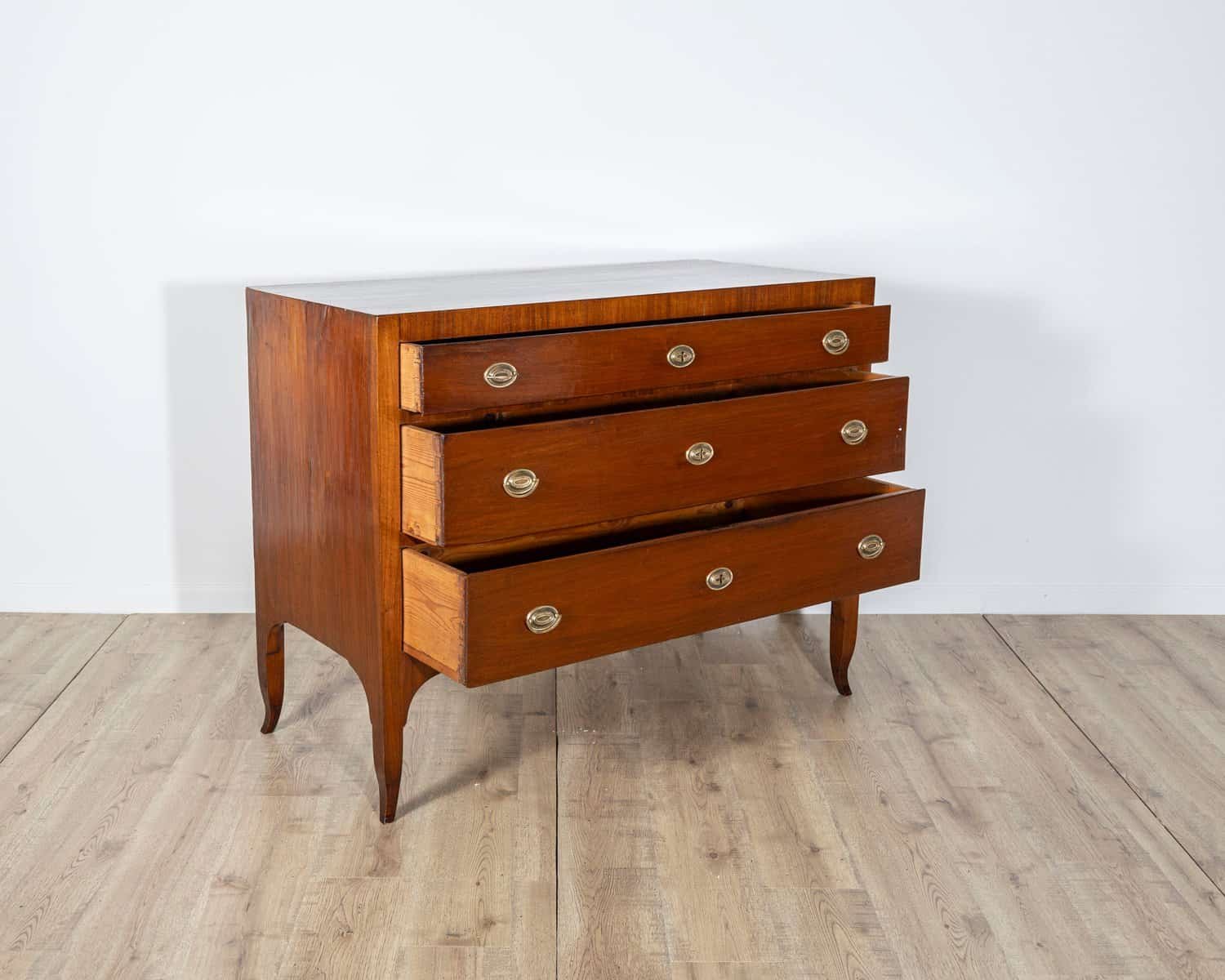 Antique Directoire Chest Of Drawers In Walnut - Italy 18th - JAA