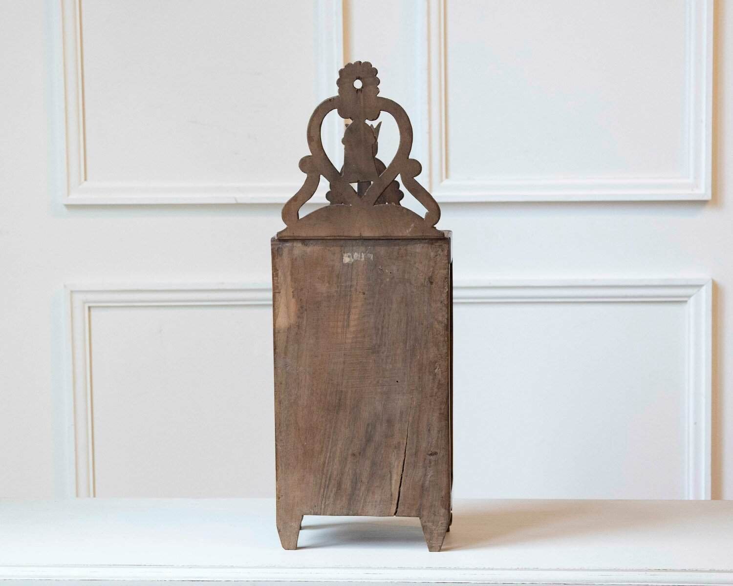 Provençal Fariniero in Carved Walnut, Late 18th Century - JAA