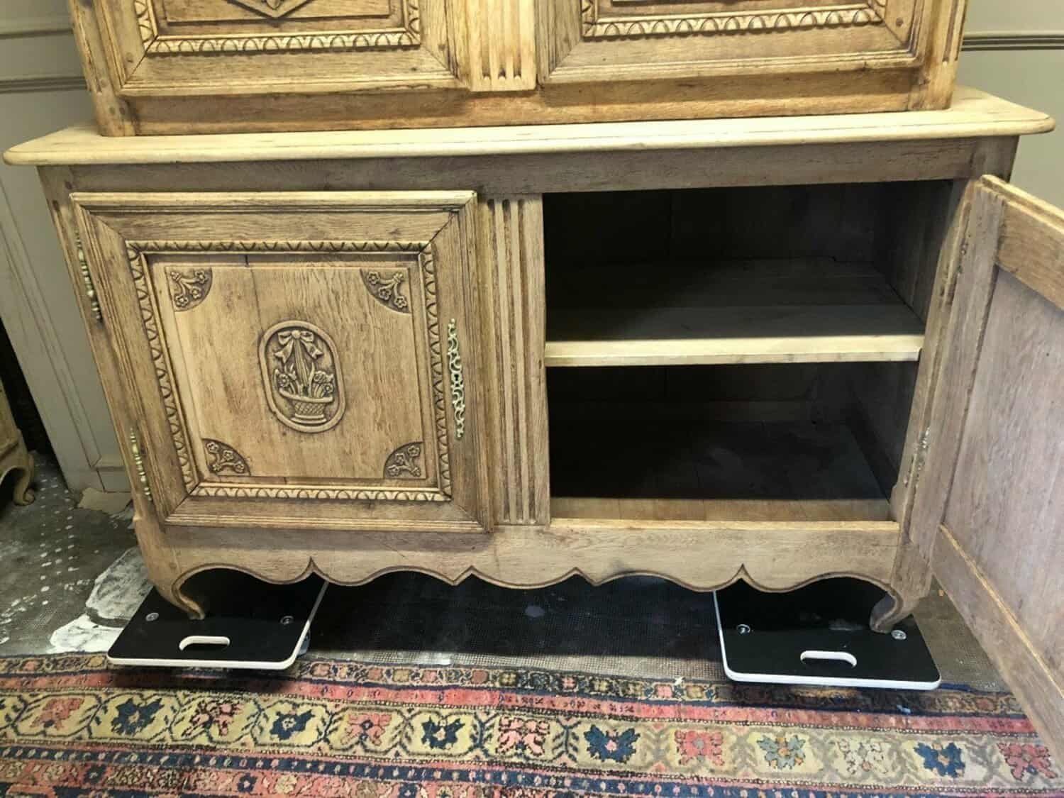 Italian 17th Century Tuscan Walnut Table with Turned Legs - JAA