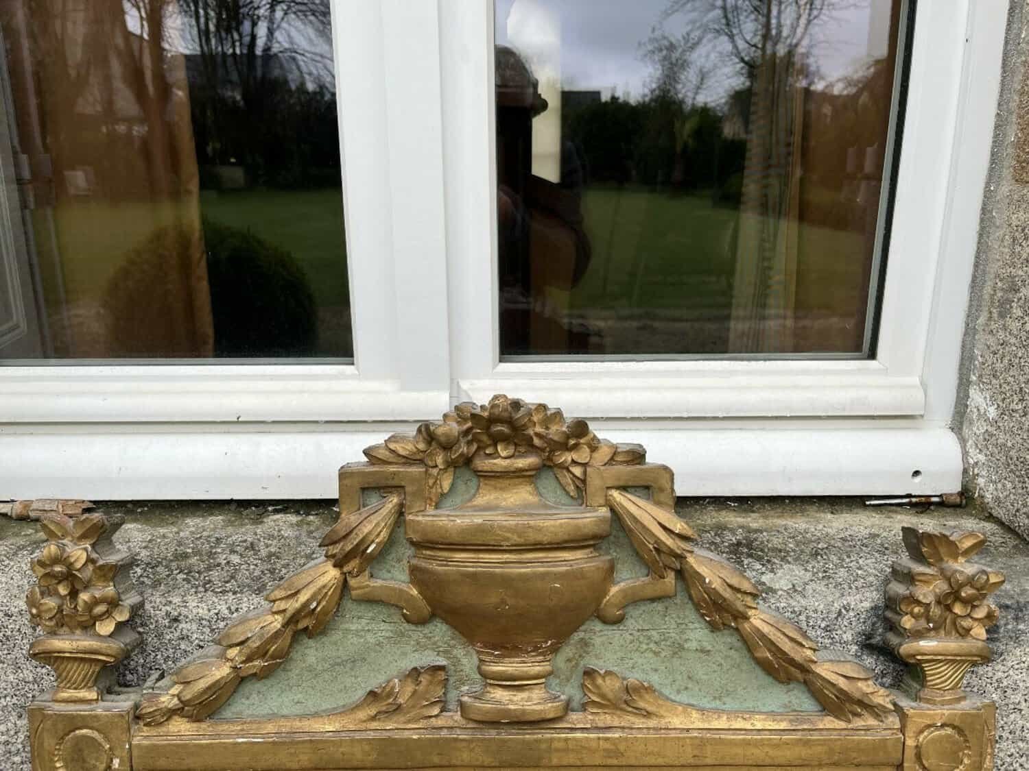 Italian 18th Century Neoclassical Painted and Gilded Console Table with Marble Top - JAA