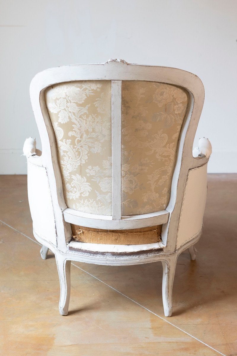 A pair of Rococo-Style 1890s Swedish Light Grey Painted and Carved Bergère Chairs - JAA