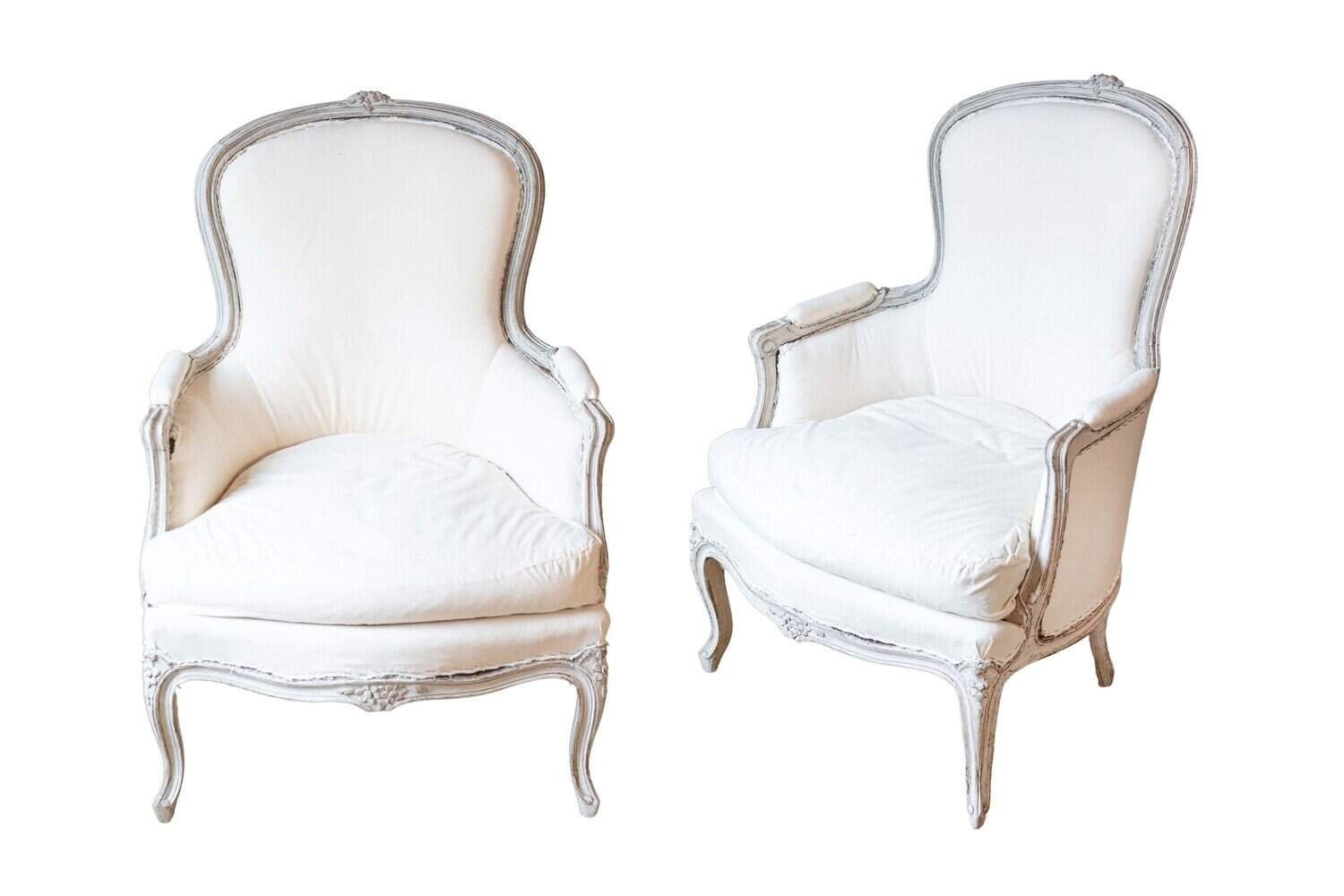 A pair of Rococo-Style 1890s Swedish Light Grey Painted and Carved Bergère Chairs
