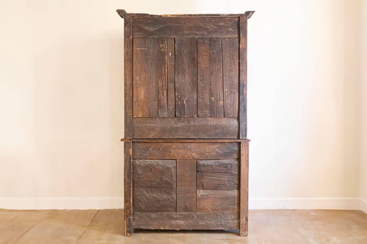 French Chestnut 18th Century Vaiselier Circa 1790 - JAA