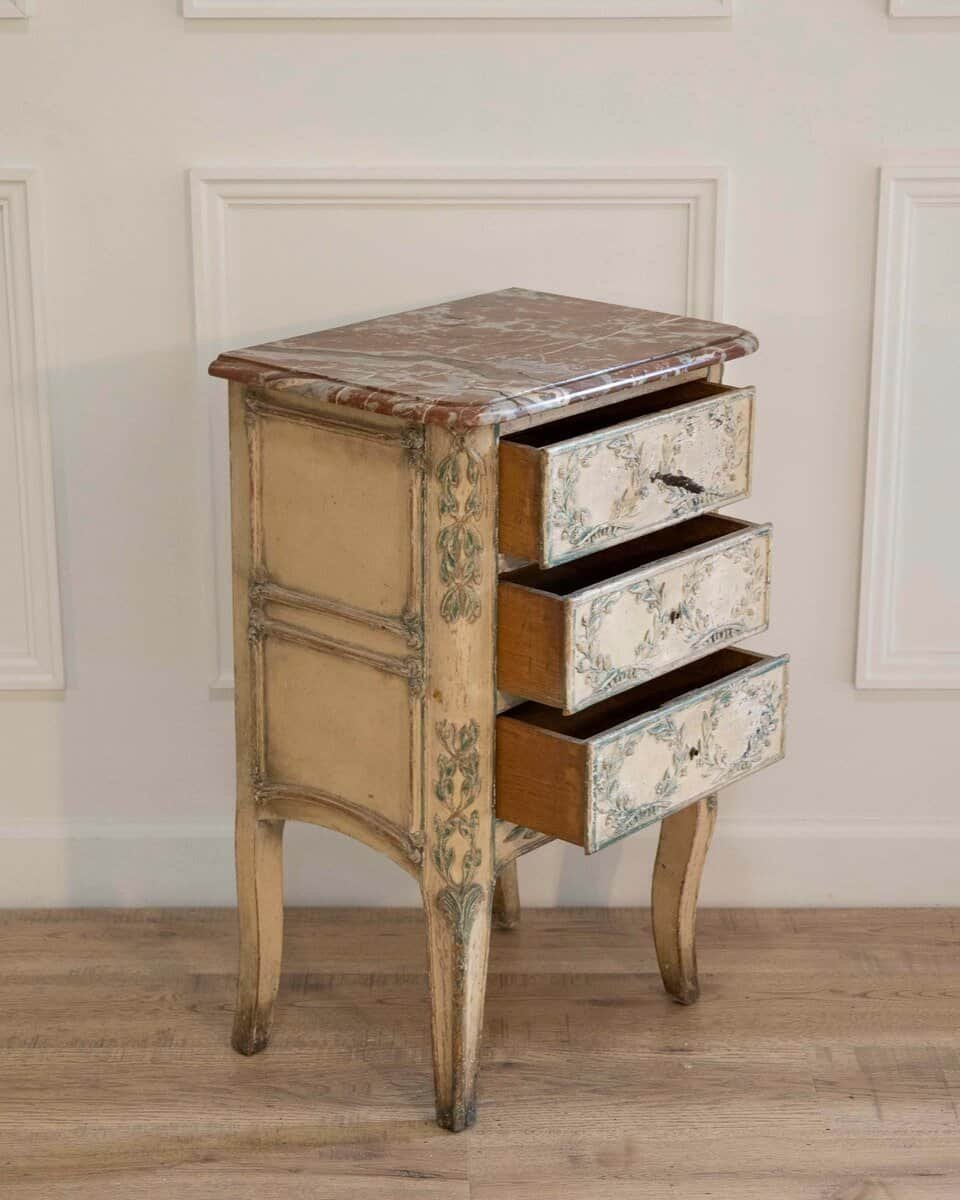 19th century half chest of drawers - JAA