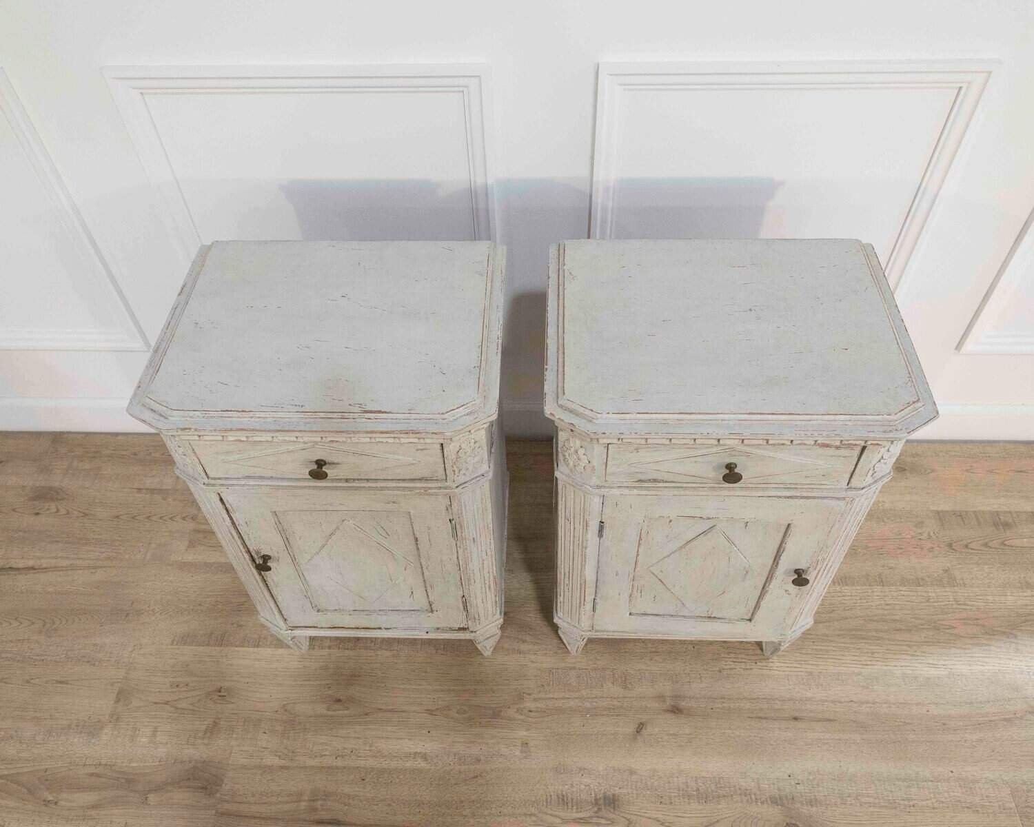 On Hold - Pair of Swedish Bedside Tables, ca. 1910 - JAA