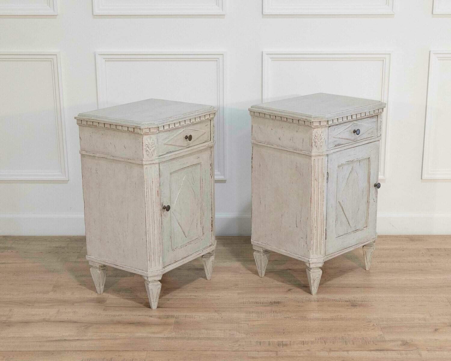 On Hold - Pair of Swedish Bedside Tables, ca. 1910 - JAA