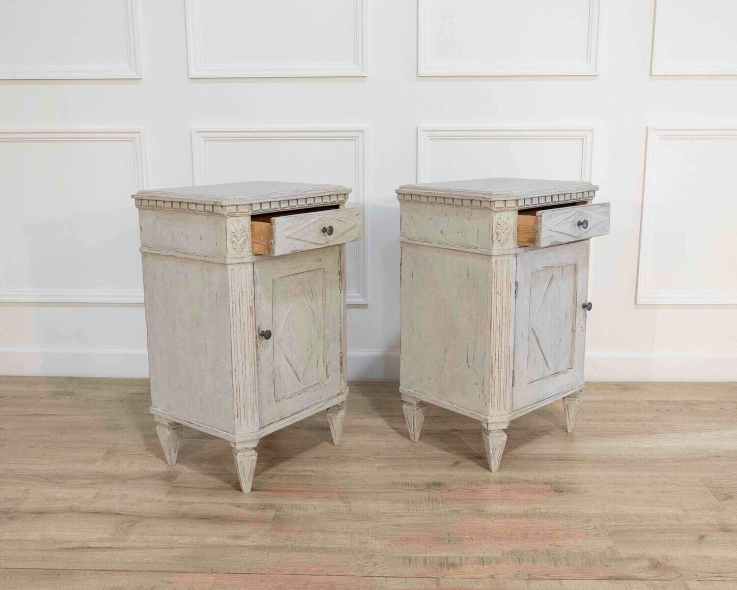On Hold - Pair of Swedish Bedside Tables, ca. 1910 - JAA
