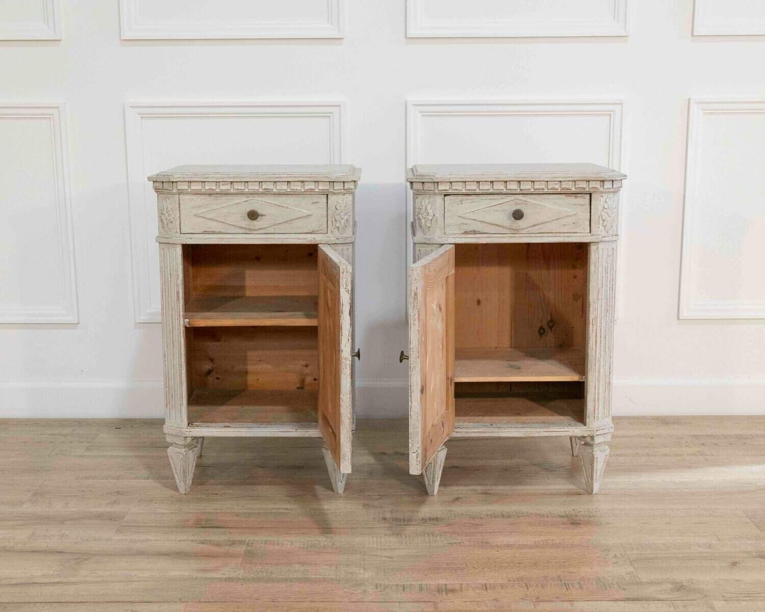On Hold - Pair of Swedish Bedside Tables, ca. 1910 - JAA