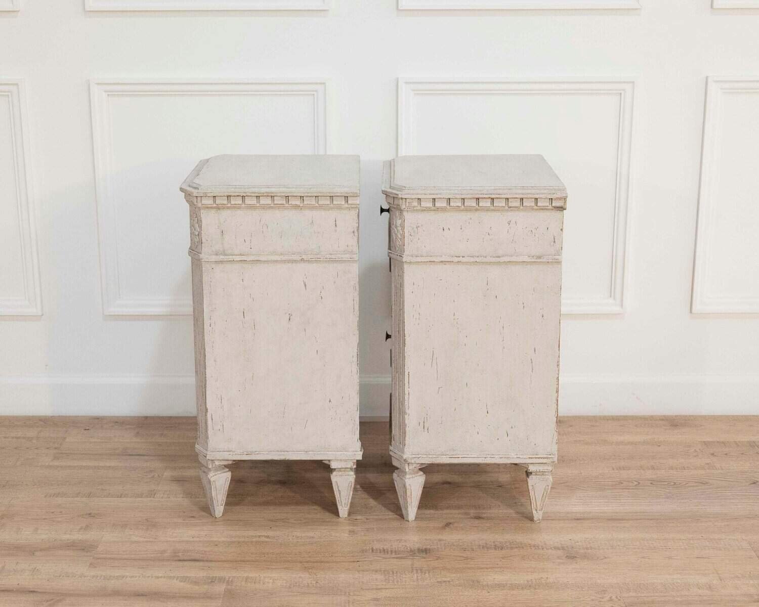 On Hold - Pair of Swedish Bedside Tables, ca. 1910 - JAA