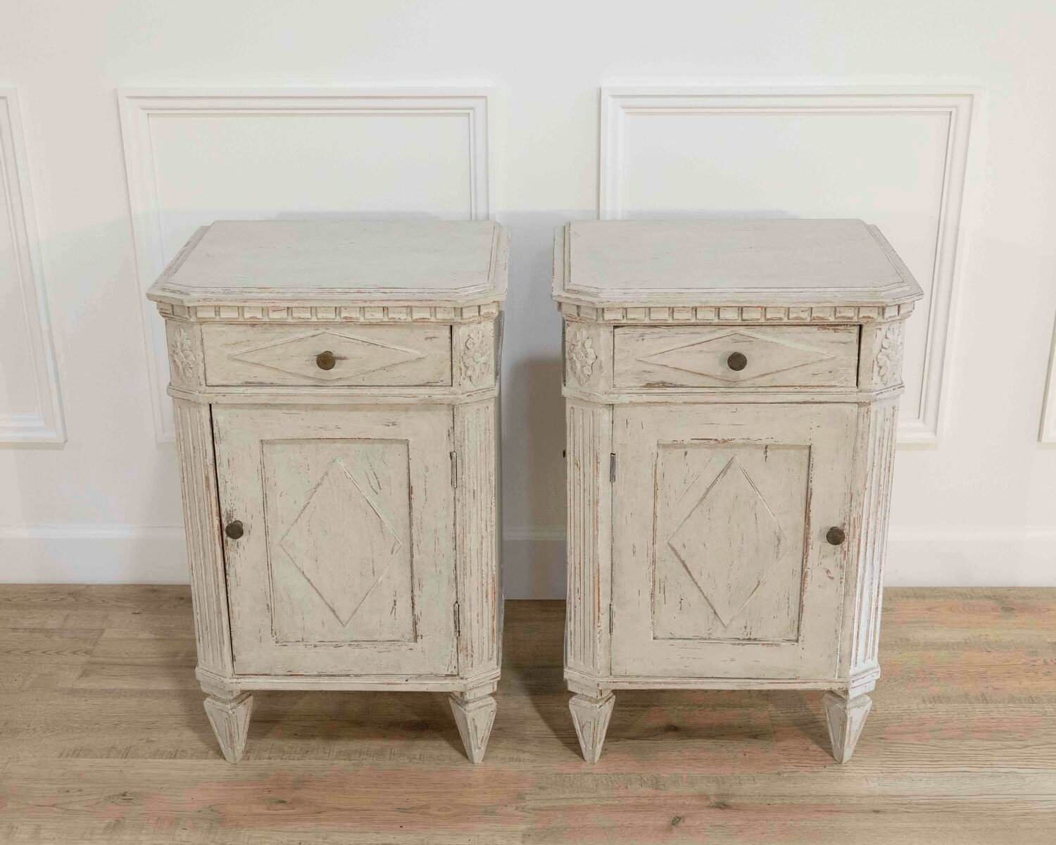 On Hold - Pair of Swedish Bedside Tables, ca. 1910 - JAA