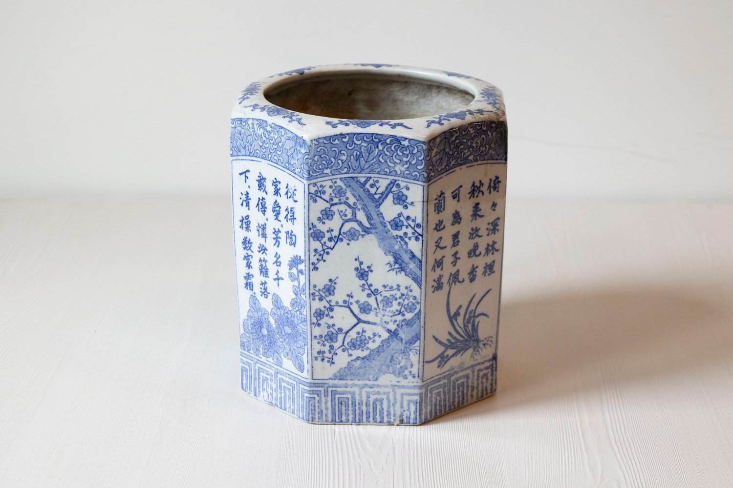 Chinese 20th Century Blue and White Hexagonal Porcelain Vase with Hand-Painted Foliage Décor - JAA