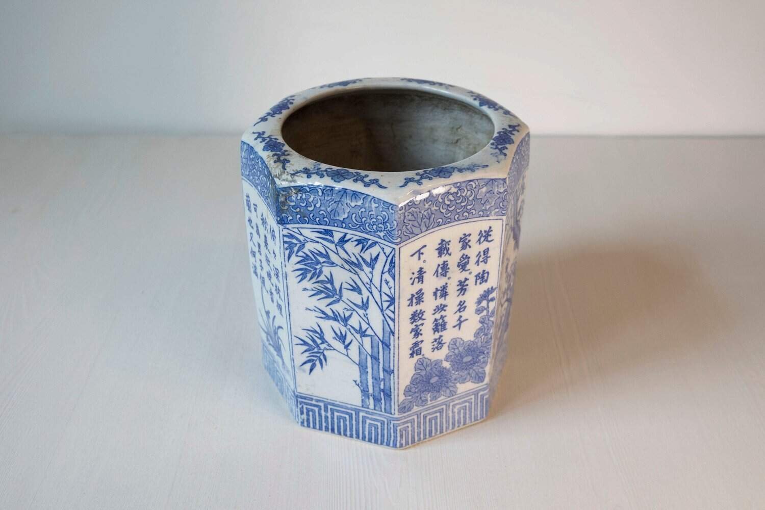 Chinese 20th Century Blue and White Hexagonal Porcelain Vase with Hand-Painted Foliage Décor - JAA