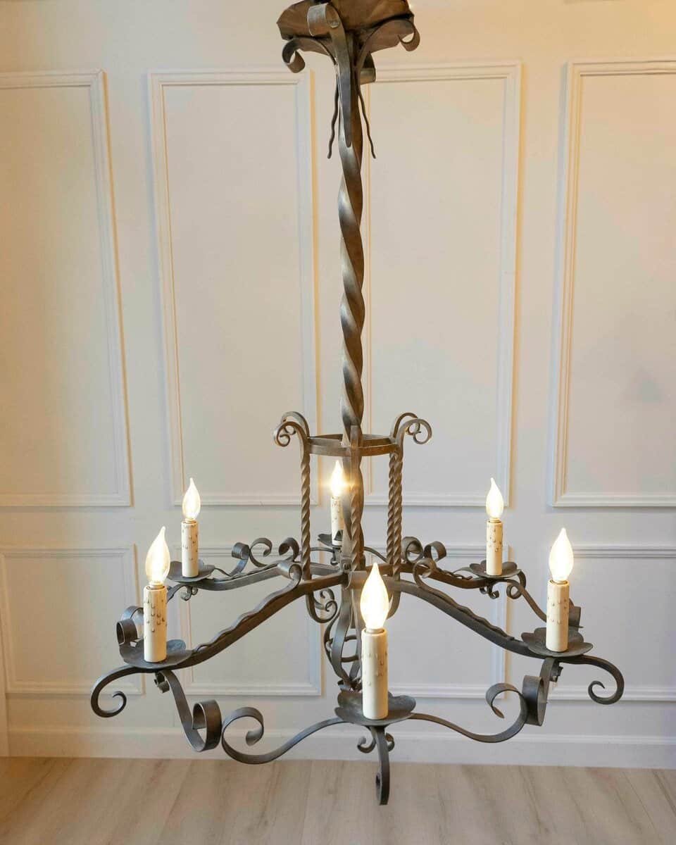 Napoléon III 1870s Six-Light Chandelier with Scrolling and Twisted Accents - JAA