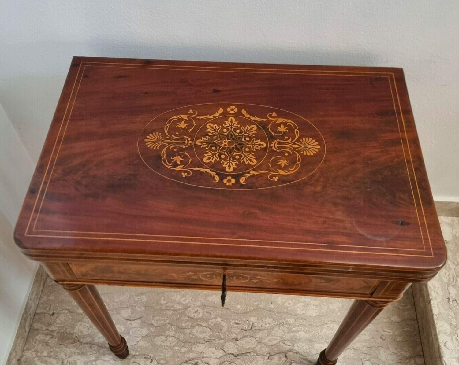 Charles X 1820 maple and mahogany inlaid game table - JAA