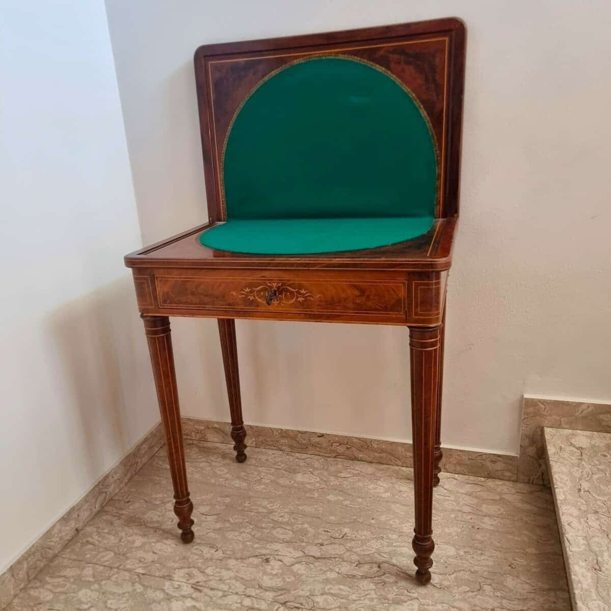 Charles X 1820 maple and mahogany inlaid game table - JAA