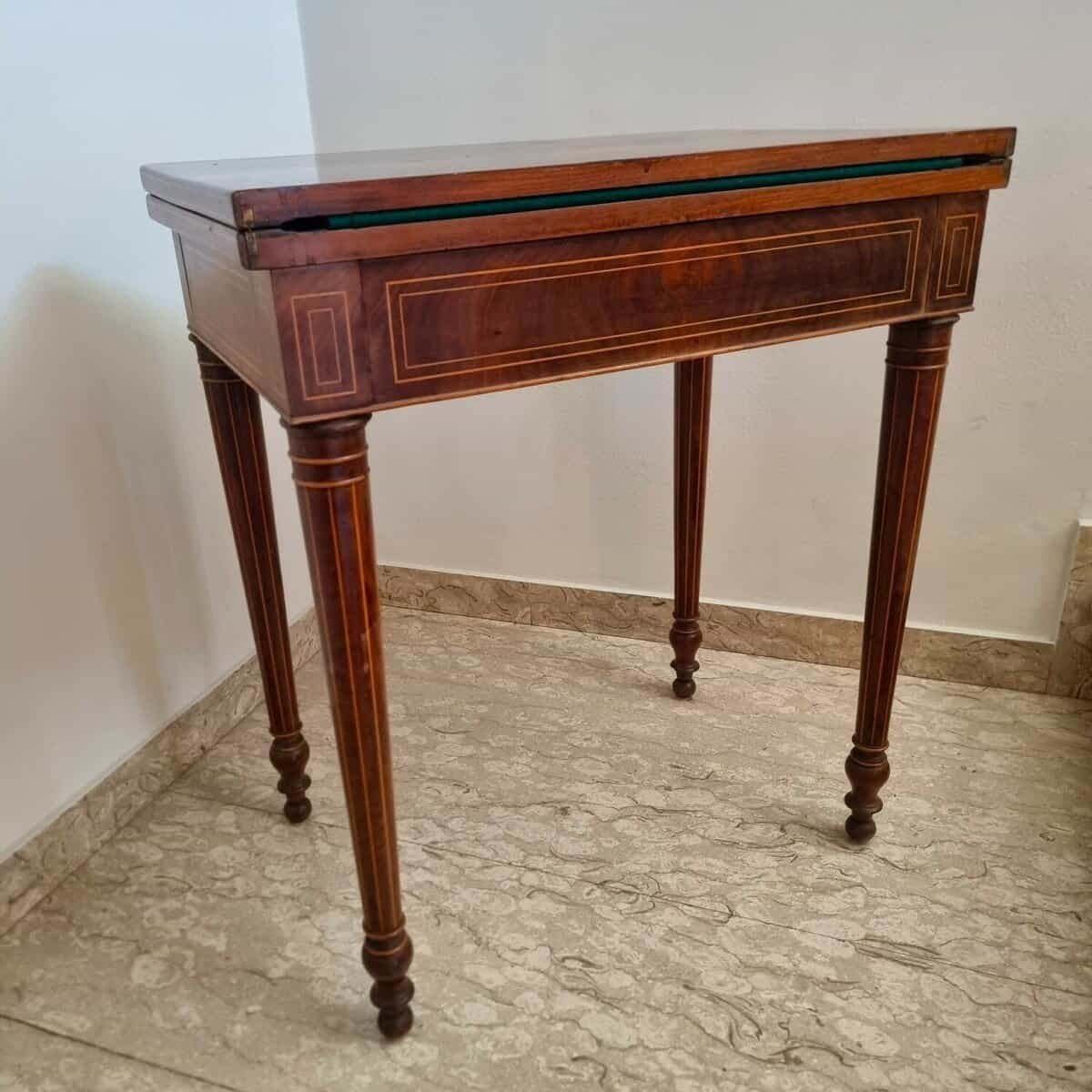 Charles X 1820 maple and mahogany inlaid game table - JAA