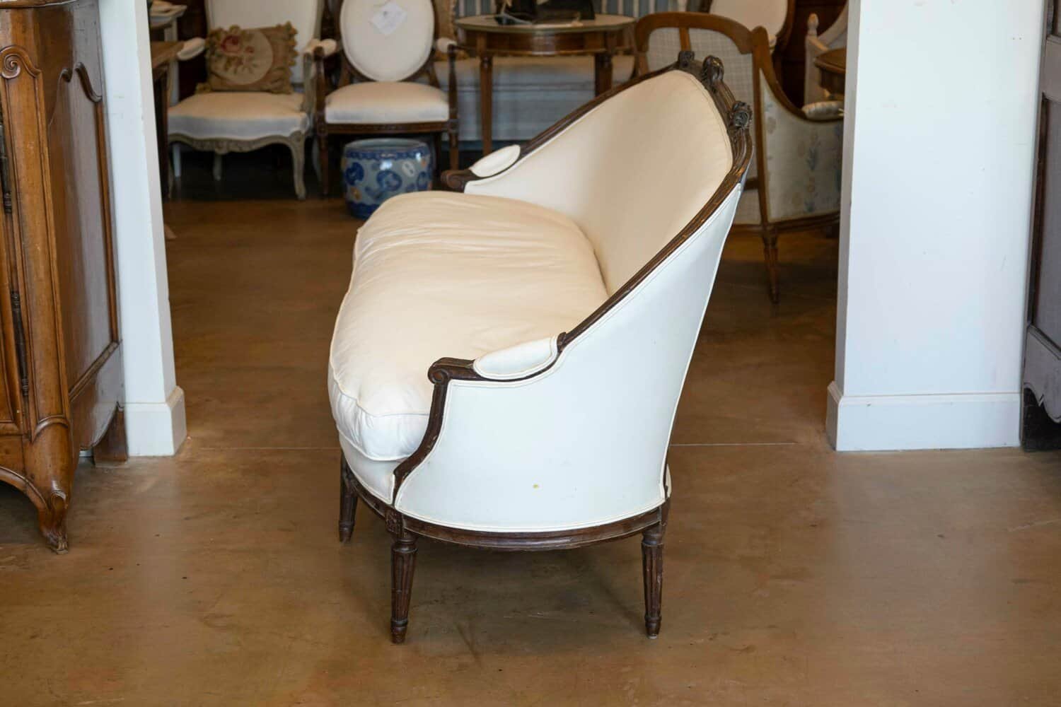 French 1780s Louis XVI Period Walnut Canapé en Corbeille - JAA