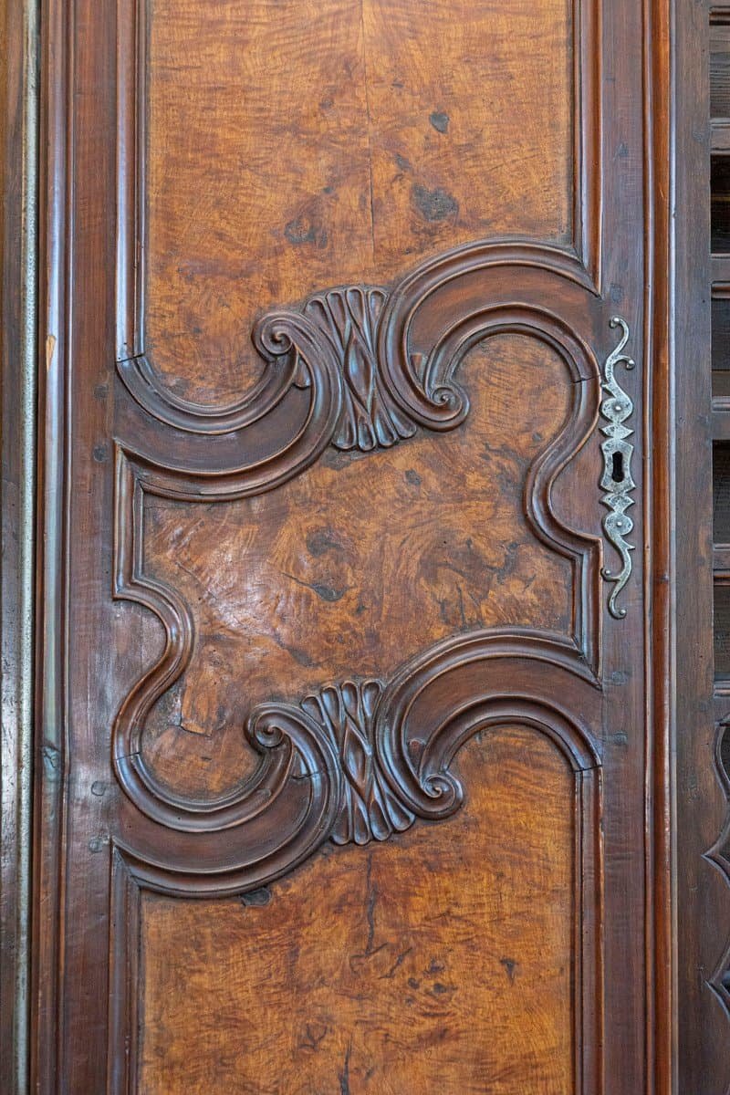 French 1820s Walnut Restoration Vaisselier from Bresse with Burl Wood Panels - JAA