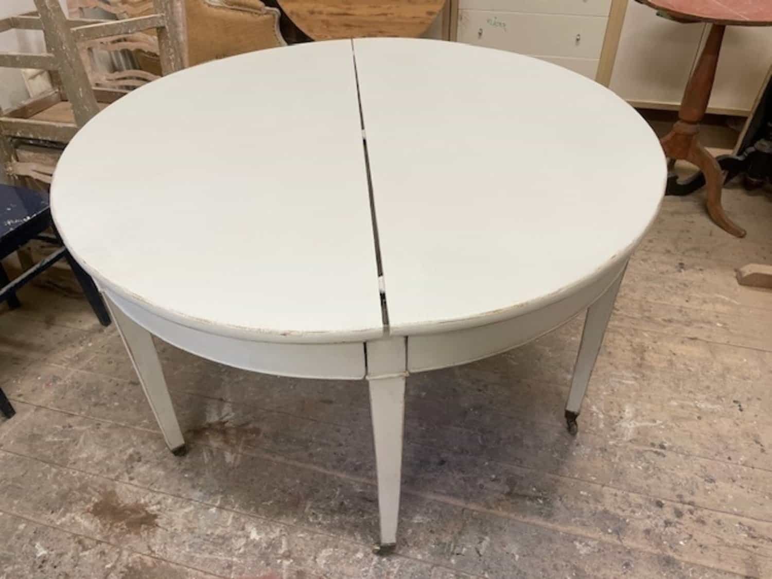 Swedish Early 19th Century Gustavian Extension Table with Two Leaves, c.1800 - JAA