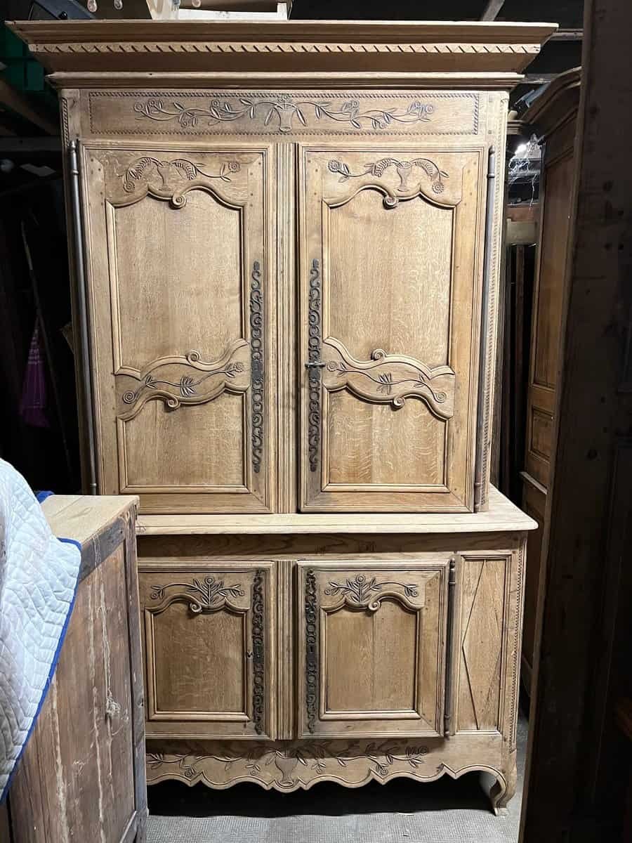 French Early 19th Century Provincial Oak Buffet Deux Corps - JAA