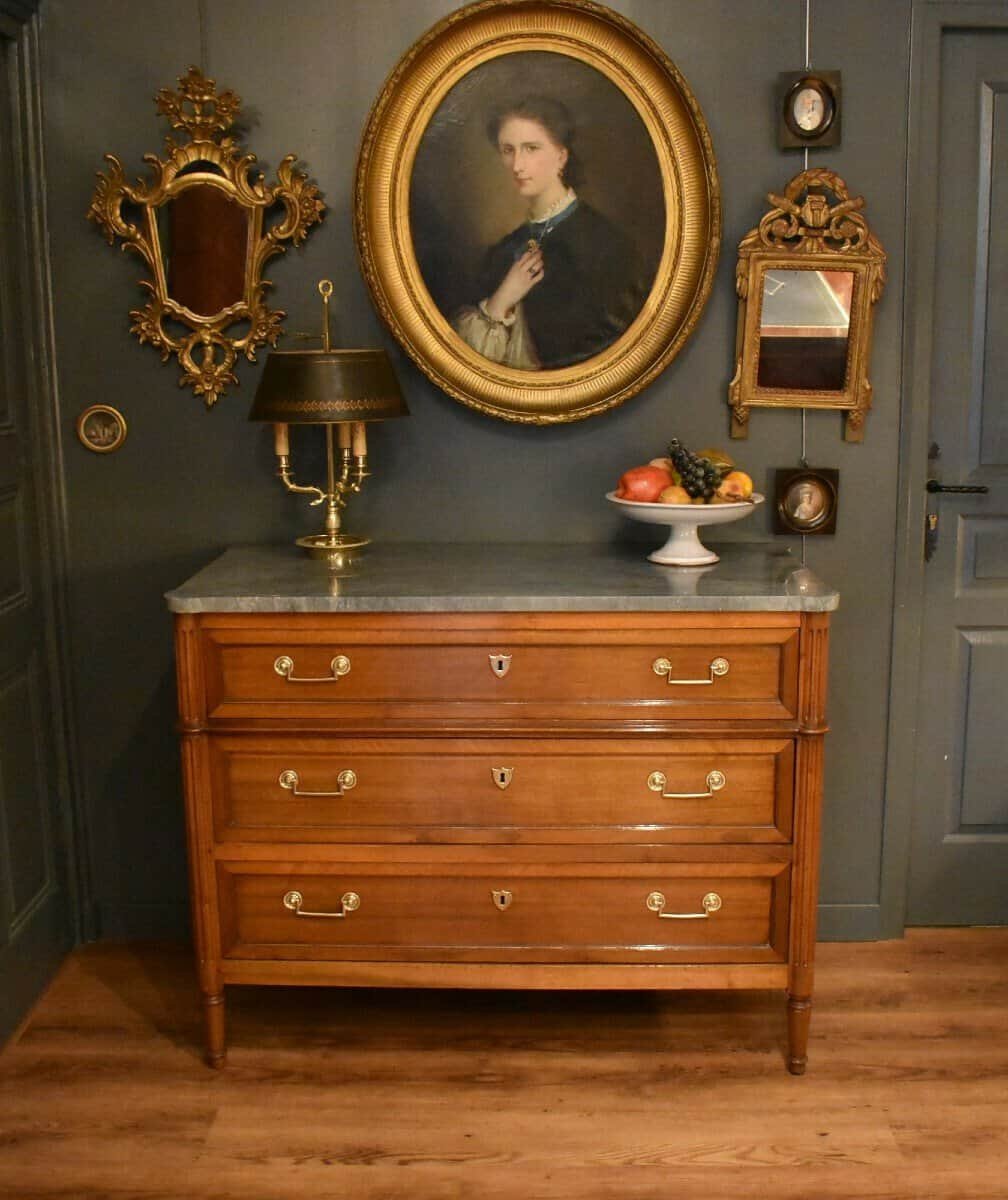 Louis XVI Walnut Chest Of Drawers - JAA