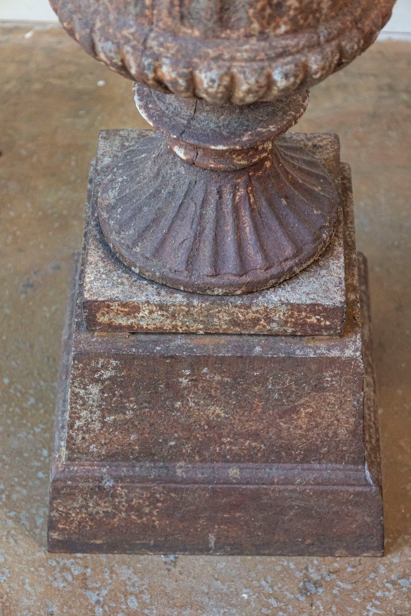 French 19th Century Pair of Iron Médicis Vases on Stepped Pedestals with Patina - JAA