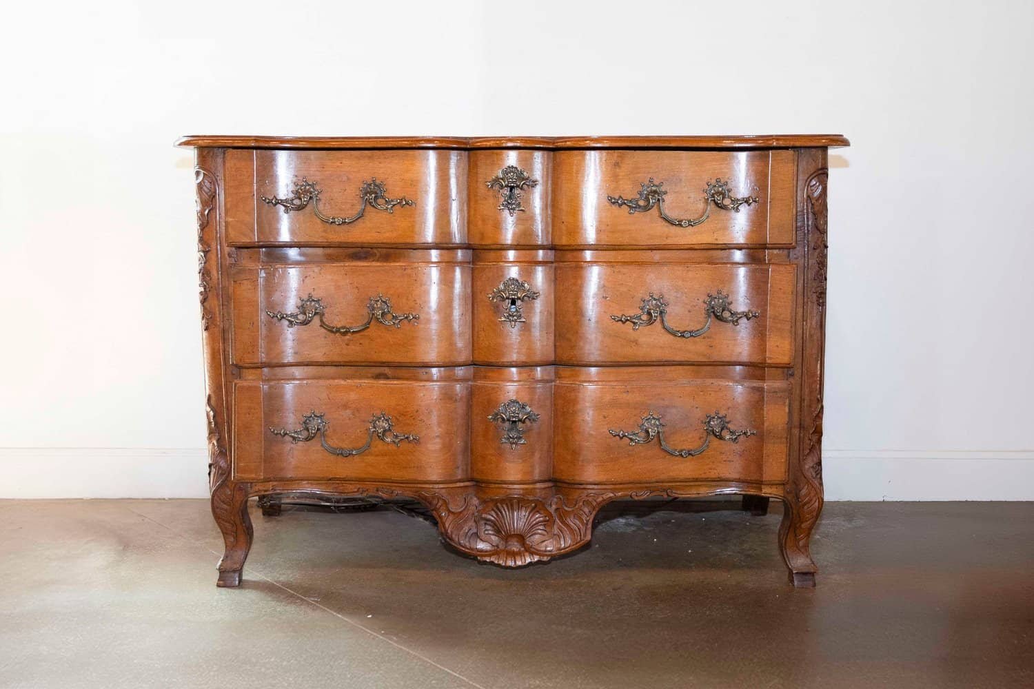 French 1720s Regence Walnut Commode in the Manner of the Thomas and Pierre Hache - JAA