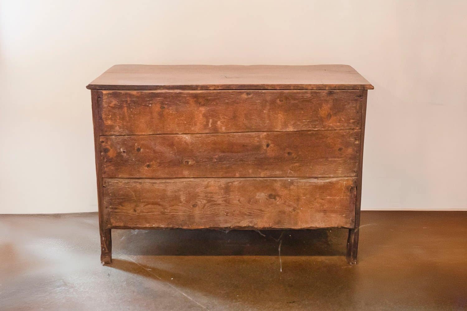 French 1720s Regence Walnut Commode in the Manner of the Thomas and Pierre Hache - JAA