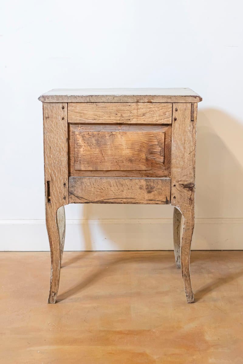French 1880s Rococo Style Three-Drawer Bedside Chest with Serpentine Front - JAA