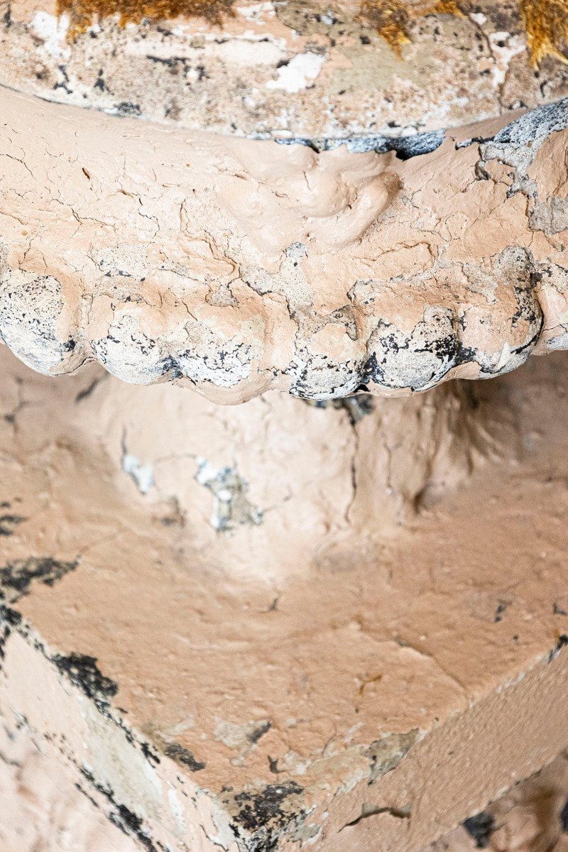 English 1900s Edwardian Period Pair of Reconstituted Stone Urns with Lion Heads - JAA