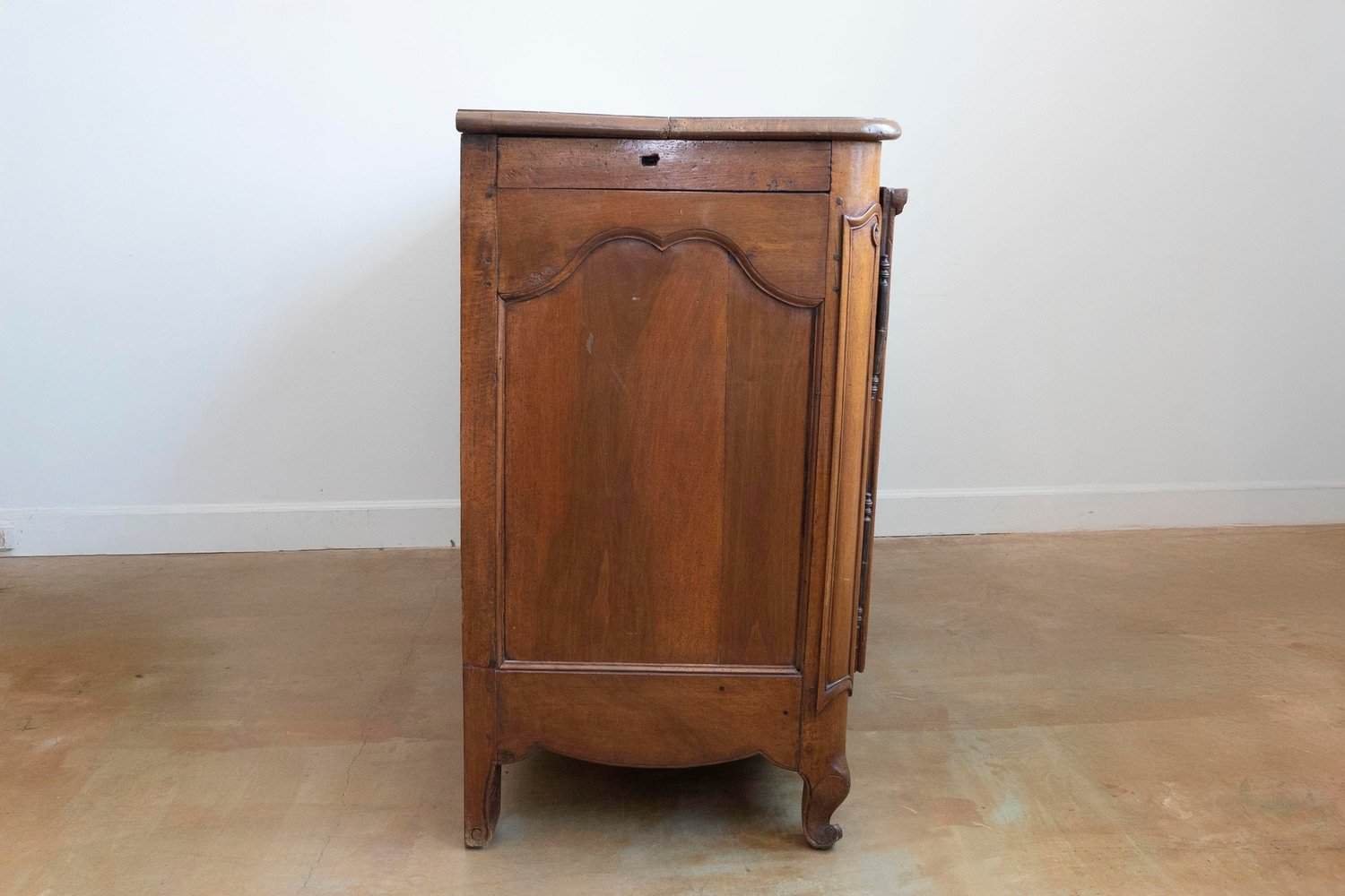 French 1750s Louis XV Period Walnut Buffet with Star Inlay and Carved Shells - JAA