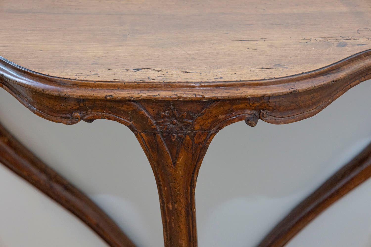 Italian Rococo Late 18th Century Walnut Console Table with Authentic Patina - JAA