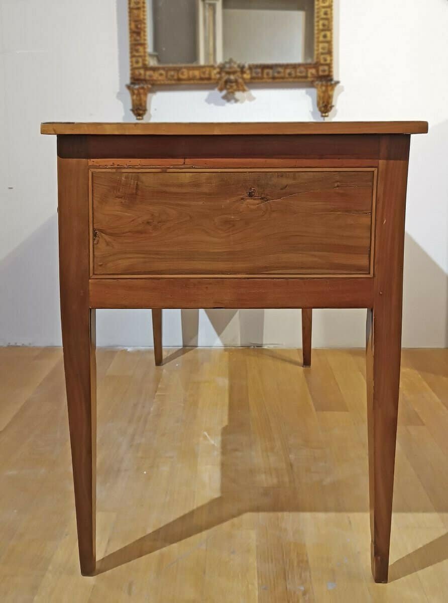 Second Half Of The 18th Century Small Neoclassical Venereed Writing Desk - JAA