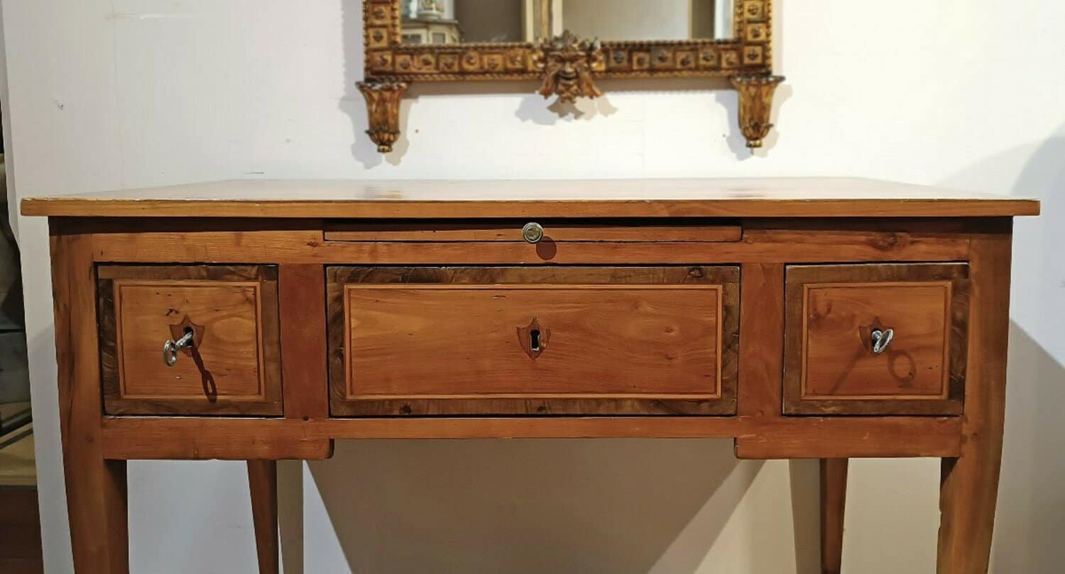 Second Half Of The 18th Century Small Neoclassical Venereed Writing Desk - JAA