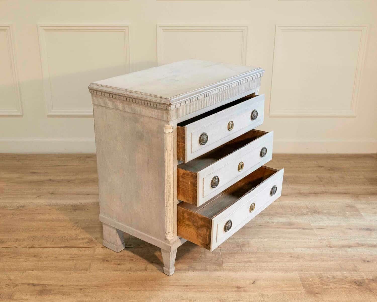 Wonderful Danish chest with columns and carvings, 19th C - JAA