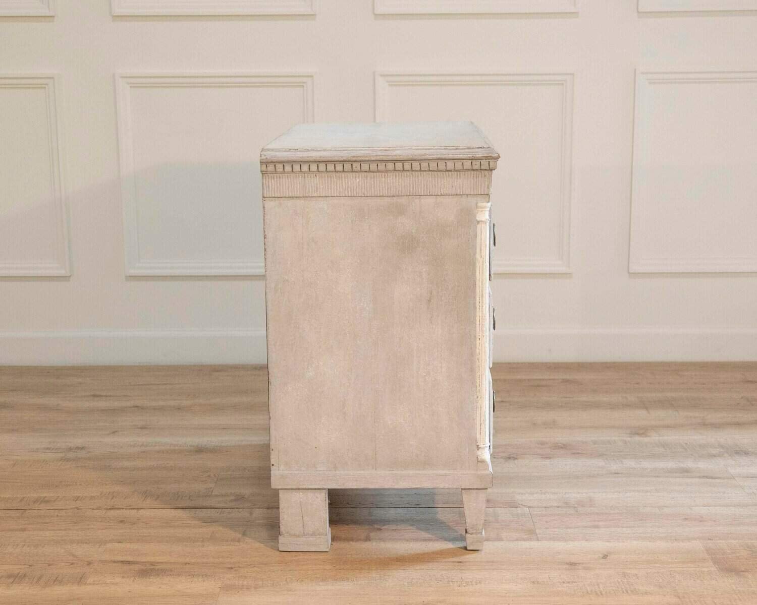 Wonderful Danish chest with columns and carvings, 19th C - JAA