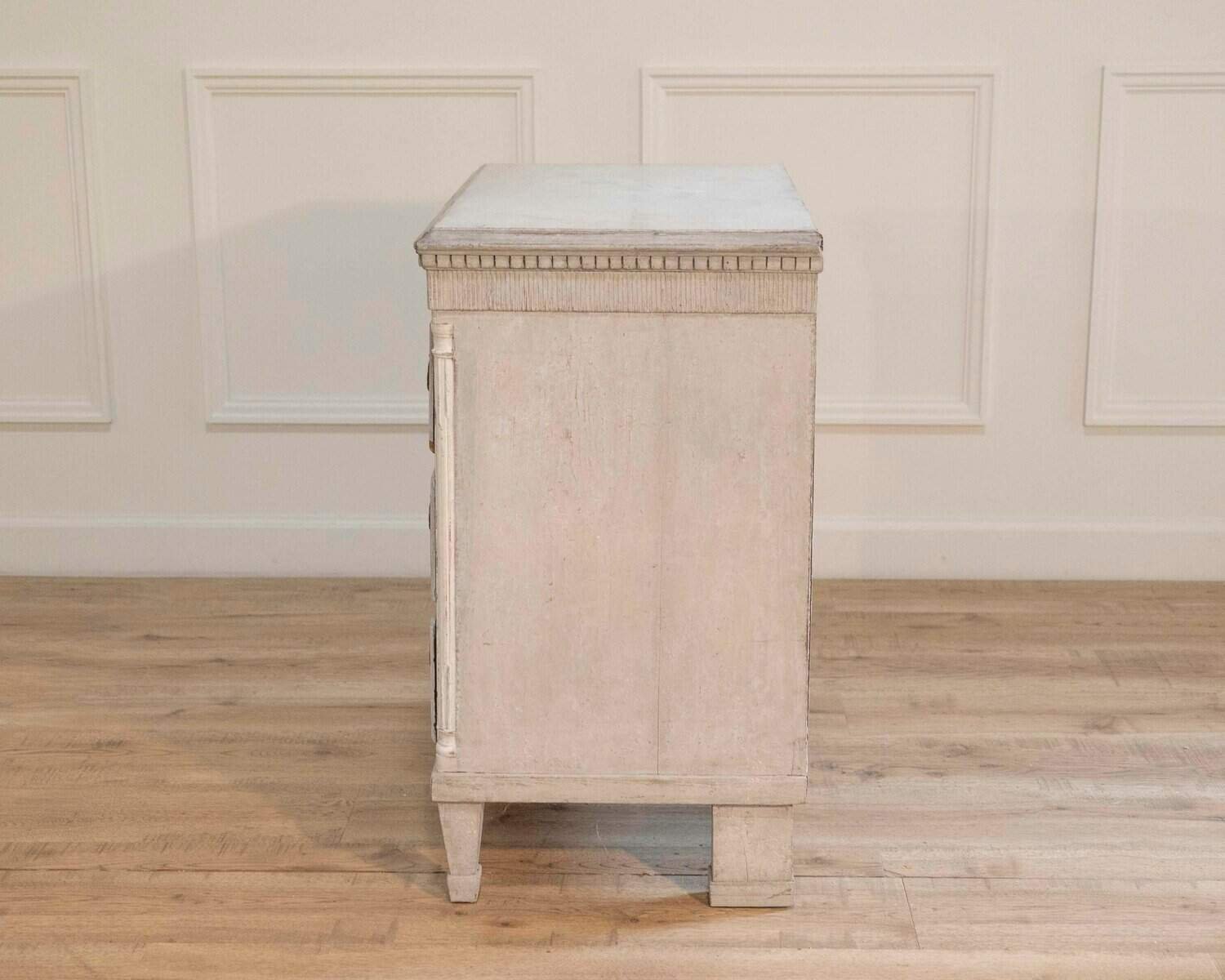 Wonderful Danish chest with columns and carvings, 19th C - JAA