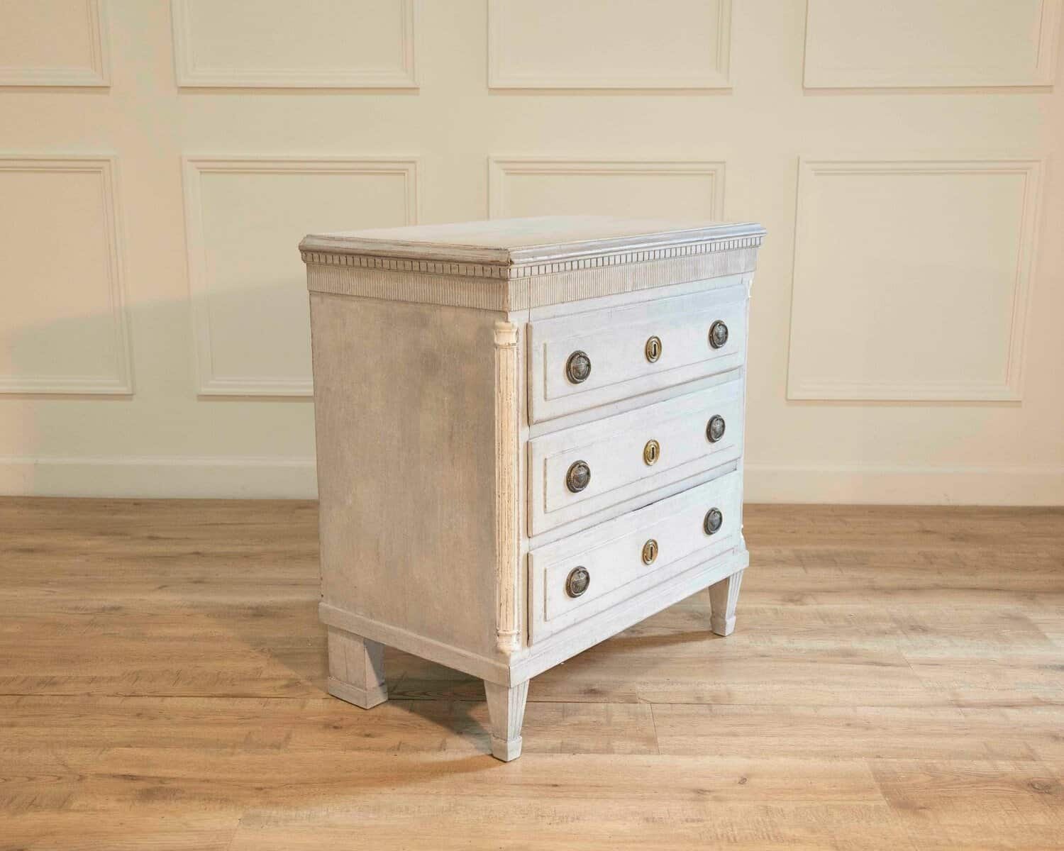 Wonderful Danish chest with columns and carvings, 19th C - JAA