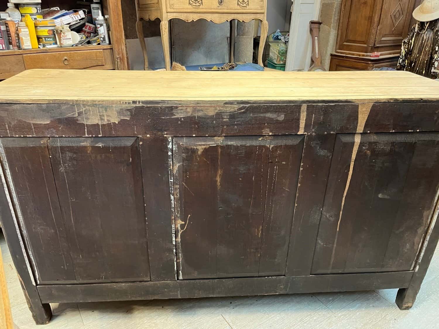 Italian 18th Century Walnut Center Table with Carved Pedestal Base - JAA