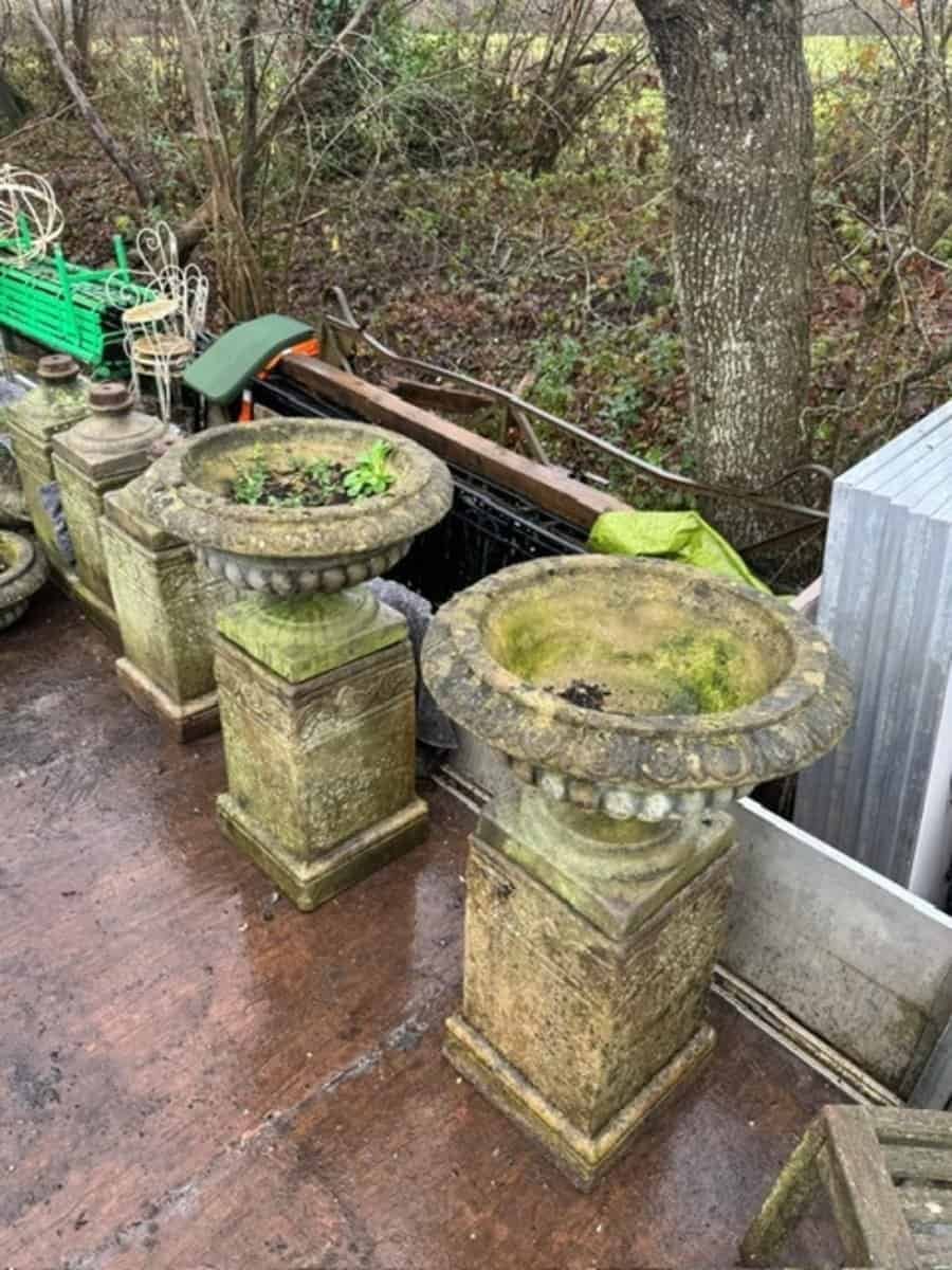 English Late 20th Century Set of Four Cast-Stone Garden Urns on Pedestals - JAA